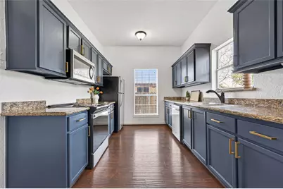 214 Texas Street, Tomball, TX 77375 - Photo 10