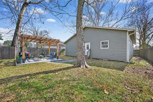 214 Texas St, Tomball, TX 77375 - Photo 16