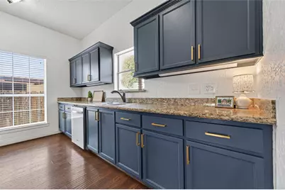 214 Texas Street, Tomball, TX 77375 - Photo 12