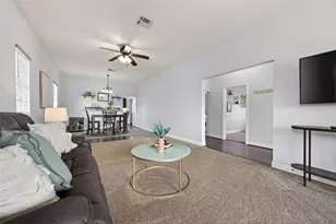 214 Texas St, Tomball, TX 77375 - Photo 4