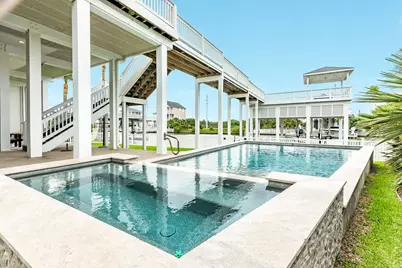 13631 Windlass Circle, Galveston, TX 77554 - Photo 32