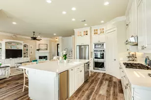 13631 Windlass Cir, Galveston, TX 77554 - Photo 10