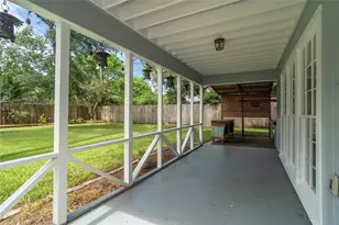 215 Whispering Oaks Dr, Taylor Lake Village, TX 77586 - Photo 34