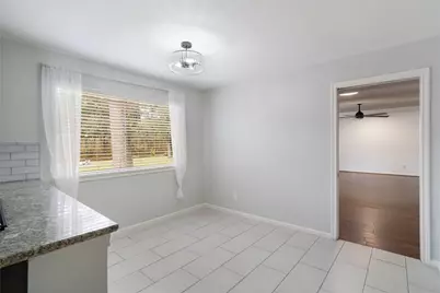 215 Whispering Oaks Drive, Taylor Lake Village, TX 77586 - Photo 14