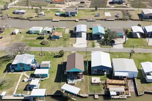 480 County Rd 202, Sargent, TX 77414 - Photo 4