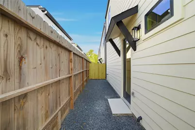 9419 C Montridge Lane, Houston, TX 77080 - Photo 26