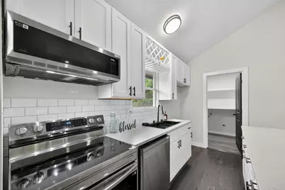 209 Leago Street, Houston, TX 77022 - Photo 14