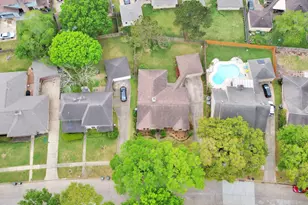 2818 Colonial Dr, Sugar Land, TX 77479 - Photo 4