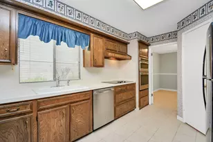 2818 Colonial Dr, Sugar Land, TX 77479 - Photo 10