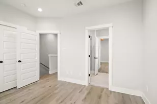 2105 Sam Wilson St, Houston, TX 77020 - Photo 12