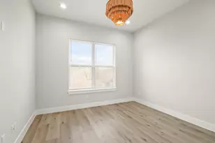 2105 Sam Wilson St, Houston, TX 77020 - Photo 18