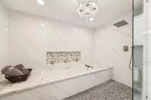 10206 Burgoyne Rd, Houston, TX 77042 - Photo 20