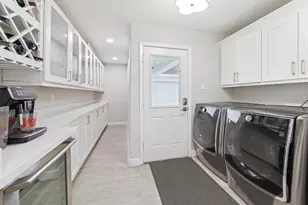 10206 Burgoyne Rd, Houston, TX 77042 - Photo 22