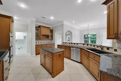 8918 Summerdale Lane, Conroe, TX 77302 - Photo 6