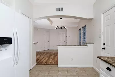 35 S Avonlea Circle, The Woodlands, TX 77382 - Photo 10