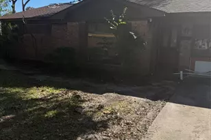 1901 Chilton Dr, Baytown, TX 77520 - Photo 2