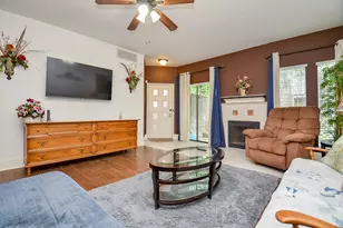 10811 Richmond Ave, Houston, TX 77042 - Photo 4