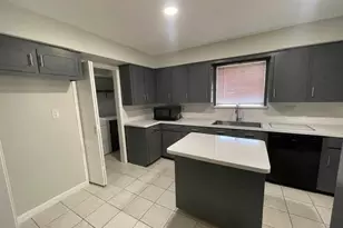 11002 Segrest Dr, Houston, TX 77047 - Photo 6