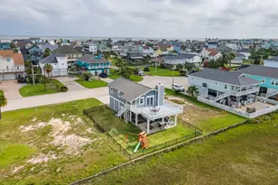 944 Tiki Dr, Tiki Island, TX 77554 - Photo 40
