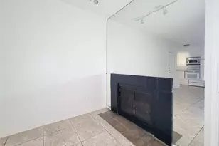 10855 Meadowglen Ln, Houston, TX 77042 - Photo 6