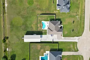 4542 Pineloch Bayou Dr, Baytown, TX 77523 - Photo 10