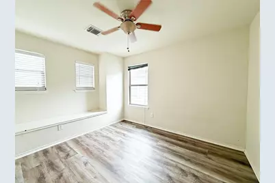 9507 Narnia Springs Court, Houston, TX 77075 - Photo 18