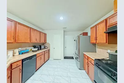 9507 Narnia Springs Court, Houston, TX 77075 - Photo 8
