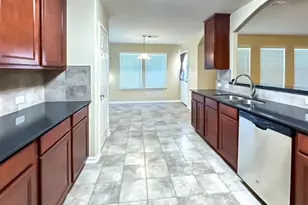 341 Lake Line Dr, Alvin, TX 77511 - Photo 6