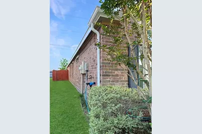 341 Lake Line Drive, Alvin, TX 77511 - Photo 32