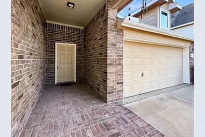 341 Lake Line Drive, Alvin, TX 77511 - Photo 2