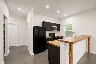 1020 10th St, Hempstead, TX 77445 - Photo 10