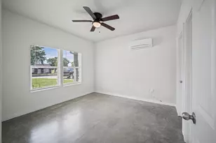 1020 10th St, Hempstead, TX 77445 - Photo 14