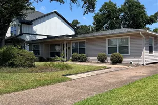 1918 Gardenia Dr, Houston, TX 77018 - Photo 1