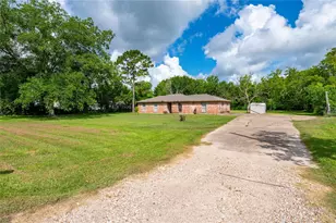 1857 County Rd 99, Alvin, TX 77511 - Photo 2