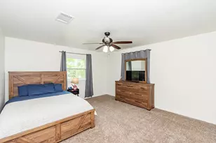 1055 S Anderson St, Angleton, TX 77515 - Photo 20