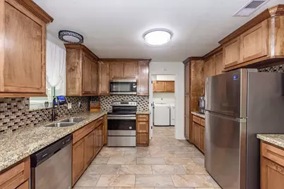 1055 S Anderson Street, Angleton, TX 77515 - Photo 8