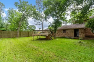 1055 S Anderson St, Angleton, TX 77515 - Photo 24