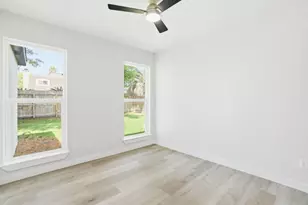 1722 Cherry Bend Dr, Houston, TX 77077 - Photo 20