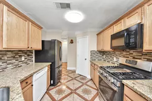 9250 Strawberry Cactus Loop, Houston, TX 77064 - Photo 2