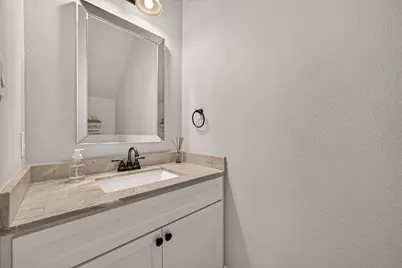 730 E 17th Street, Houston, TX 77008 - Photo 22