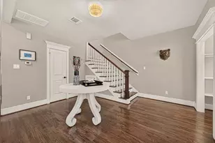 730 E 17th St, Houston, TX 77008 - Photo 8