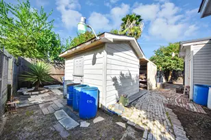 7021 Brownwood St, Houston, TX 77020 - Photo 4