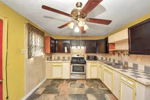 7021 Brownwood St, Houston, TX 77020 - Photo 24