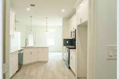 2306 Ridgewood Drive Drive, West Columbia, TX 77486 - Photo 2