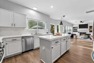 311 Welford Ln, Highlands, TX 77562 - Photo 12