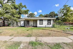 2413 E Crosstimbers St, Houston, TX 77093 - Photo 12
