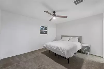 9618 Glenwood Forest Drive, Houston, TX 77078 - Photo 14