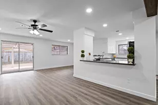 322 E Edgebrook Dr, Houston, TX 77034 - Photo 12