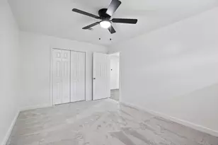322 E Edgebrook Dr, Houston, TX 77034 - Photo 30
