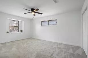322 E Edgebrook Dr, Houston, TX 77034 - Photo 22